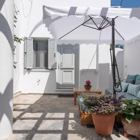 Plumeria Holiday home Messaria (Santorini)